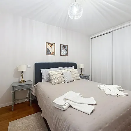 Apartment T1 Quiet And Well Located *